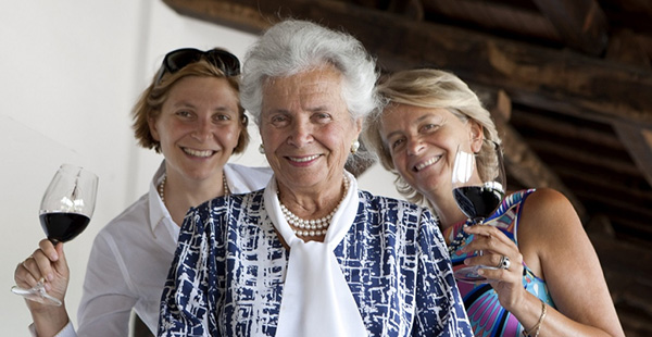 Cantina Lungarotti. Maria Grazia, Chiara e Teresa.jpg