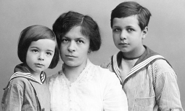 Mileva e i suoi figli.Eduard e Hans Albert Einstein