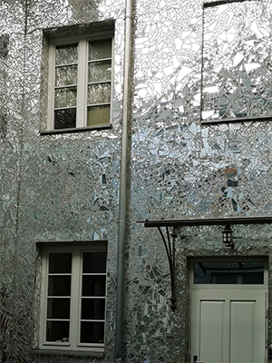 Foto 2. Pasaż Róży frammento muro300x400