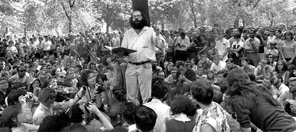 FOTO 2Allen Ginsberg in un parco di washington. Dan Farrell NY daily News Getty