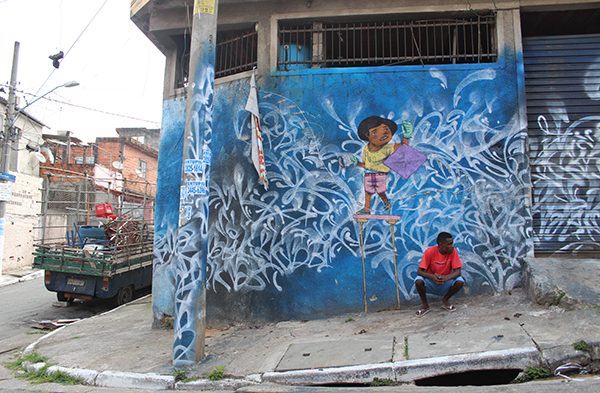 11_Murale di Rafael Sliks con abitanti di Vila Flavia_foto Livia Fabiani