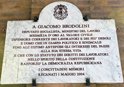 foto 3.Lapide a Brodolini a Recanati