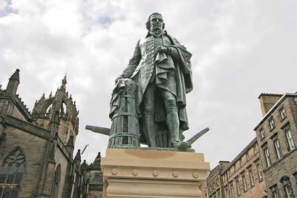 Edimburgo. Statua di Adam Smith