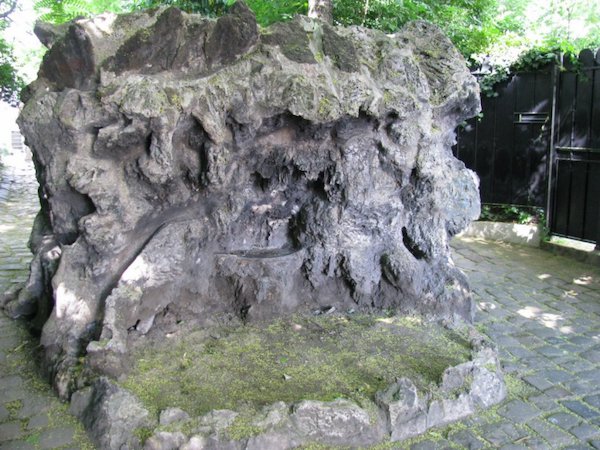 Foto7 Montmartre (Francia). Roccia delle Streghe