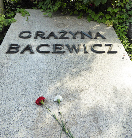 La sua tomba. Powazki Cimitero militare