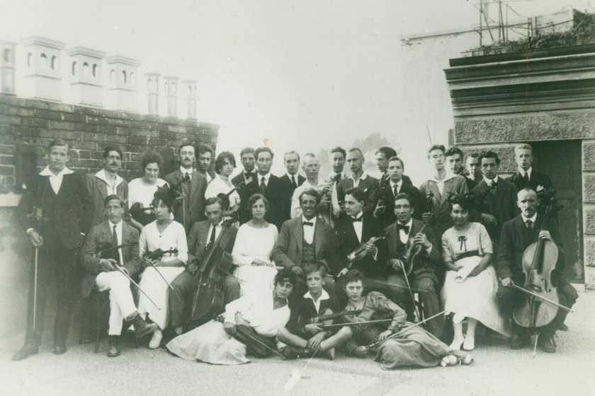 L'orchestra. Narodni