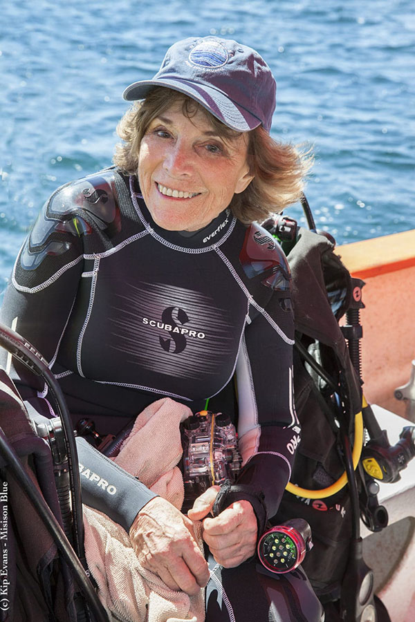 4. EARLE.Hero-image-Sylvia-Earle-Diving-at-CaboPulmocKipEvansMB_MG_9638-copy-1024x1536