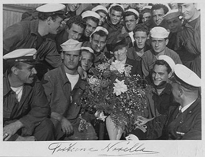 5. Fortuna-Novella-con-lequipaggio-della-motozattera-MTF-1301