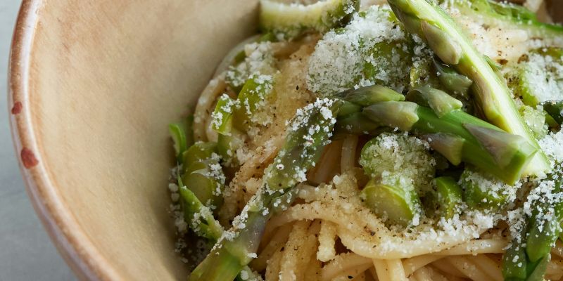 Pasta asparagi e limone